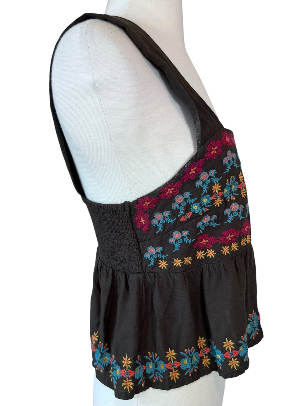 NATURAL LIFE Boho Crop Tank Top with Multicolor Floral Embroidery - Picture 4 of 9